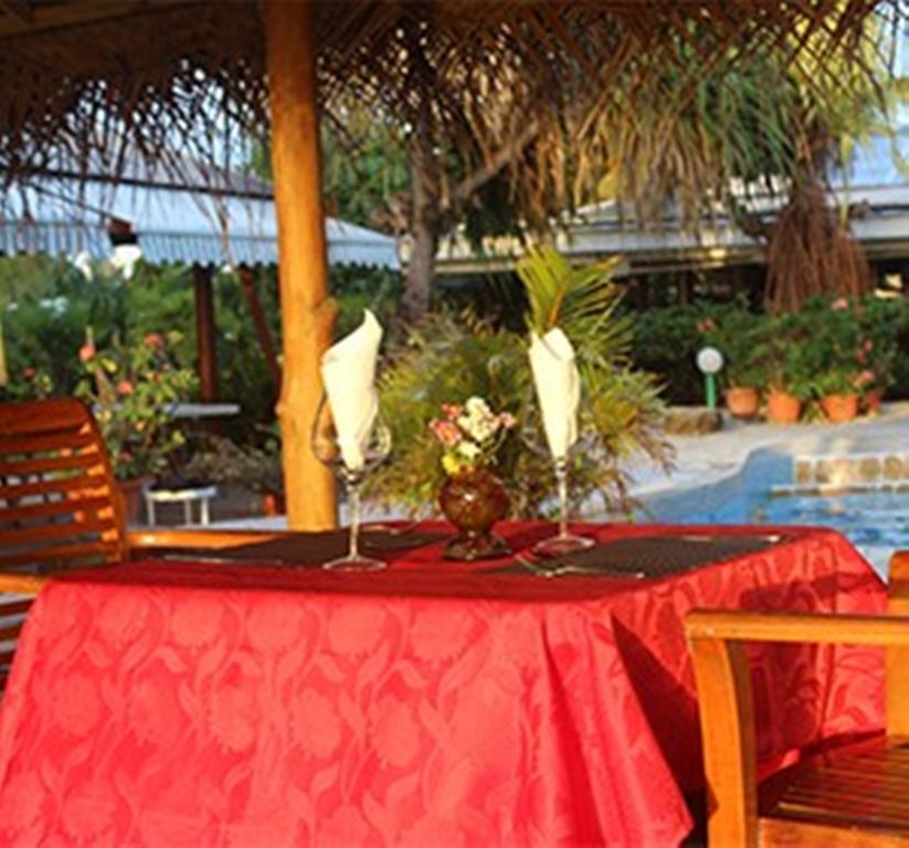 Pension Fare Maeva Huahine エクステリア 写真